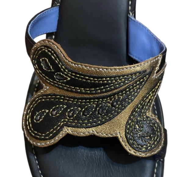 Clarks Indigo leather kitten heel sandal. Sz 8 - Picture 4 of 16